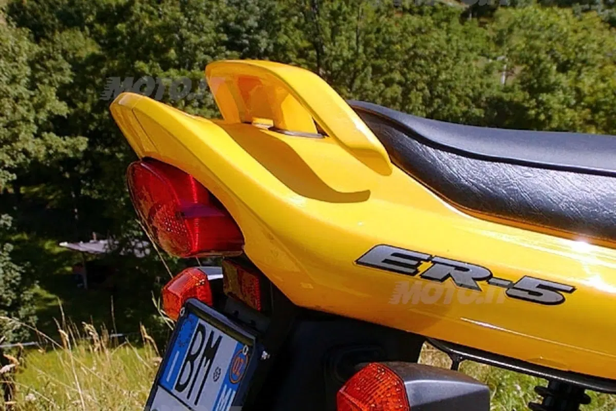 KAWASAKI ER-5 500 (13)