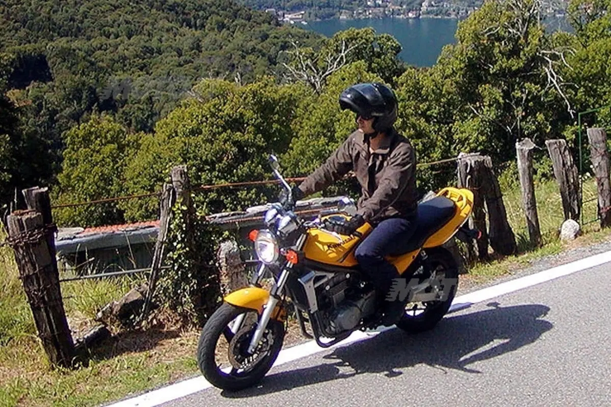 KAWASAKI ER-5 500 (16)