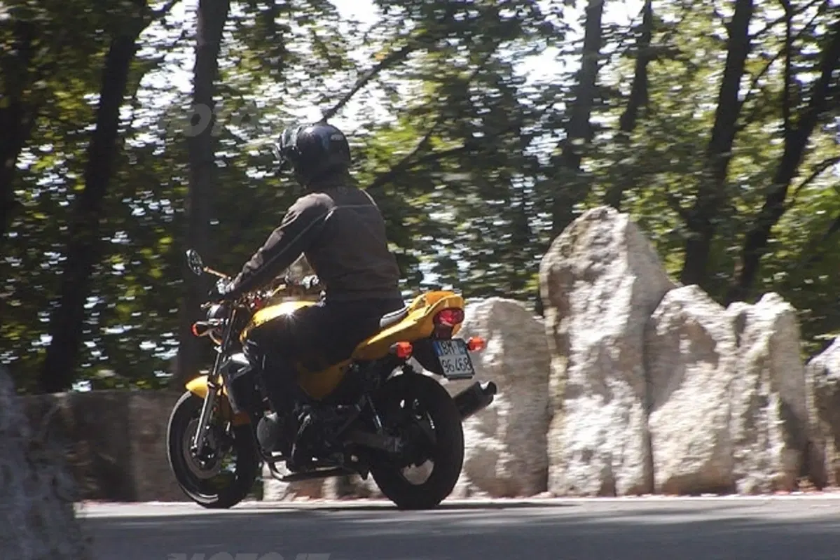 KAWASAKI ER-5 500 (17)