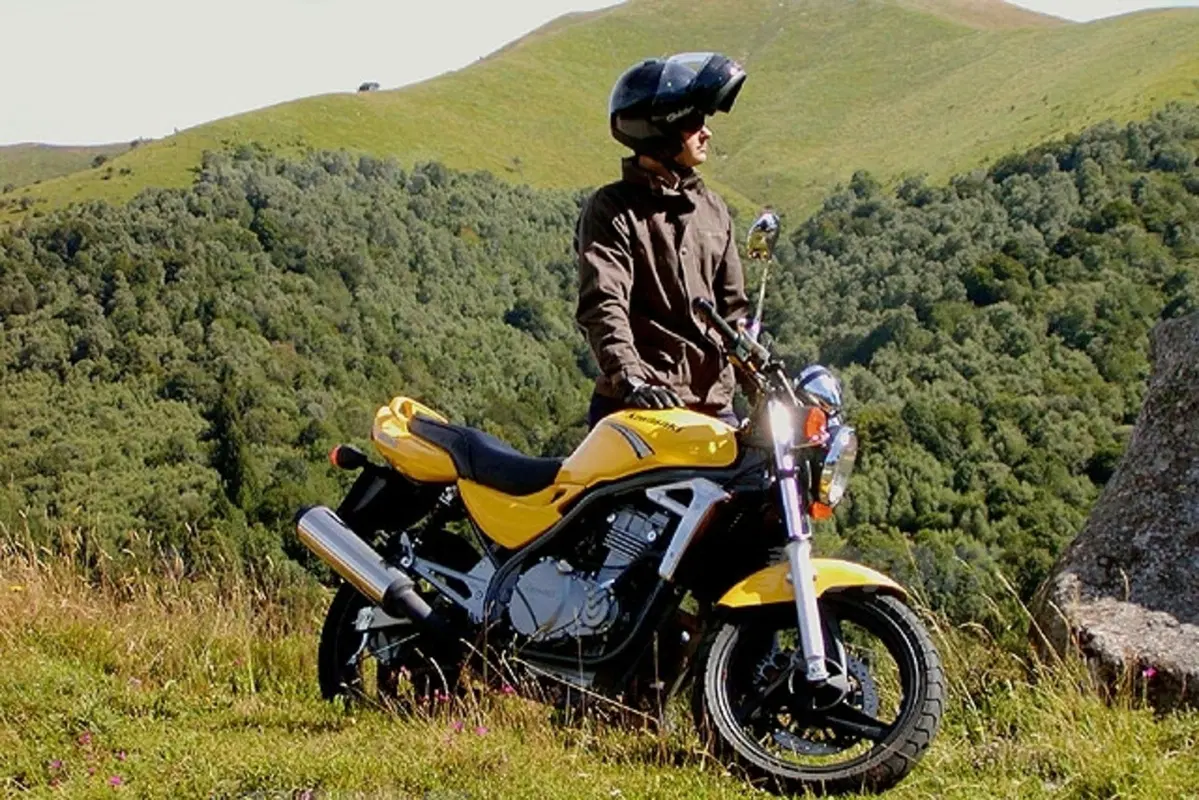 KAWASAKI ER-5 500 (22)