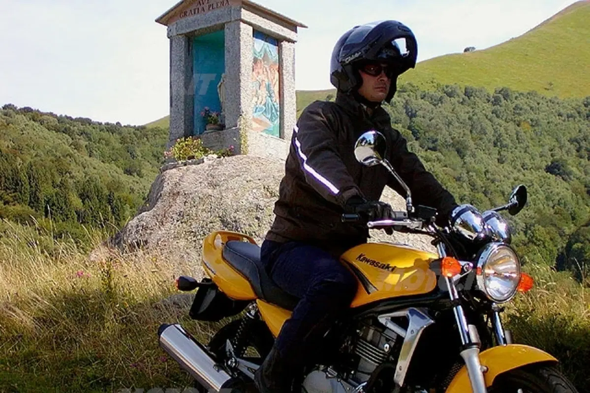 KAWASAKI ER-5 500 (23)
