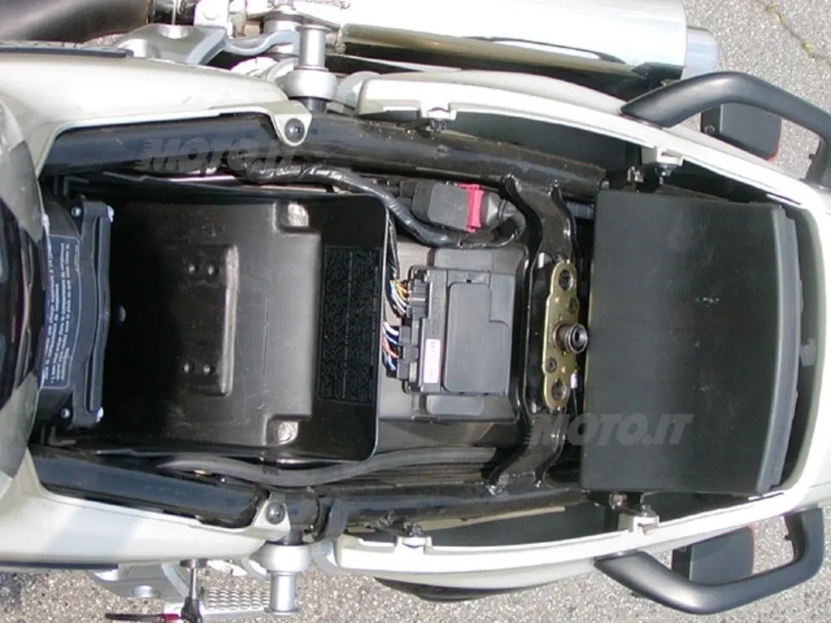 KAWASAKI ZRX 1200 (10)