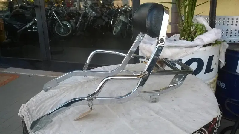 Schienale con portapacchi Moto Guzzi (5)