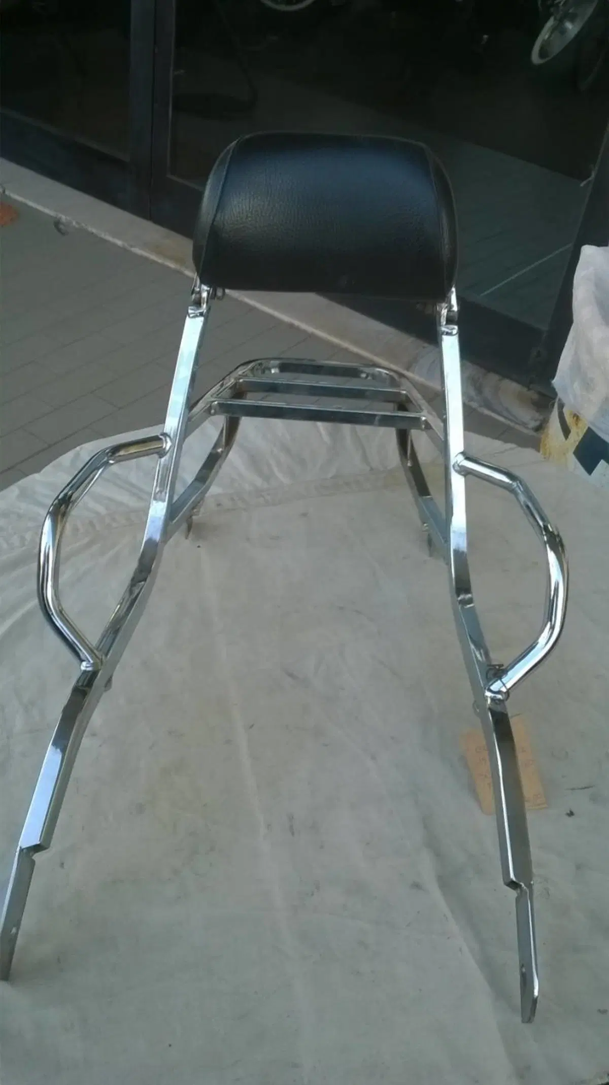 Schienale con portapacchi Moto Guzzi (4)