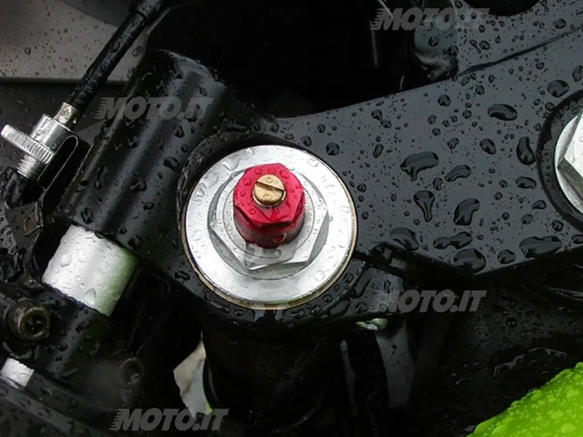 KAWASAKI ZX 12 R (10)