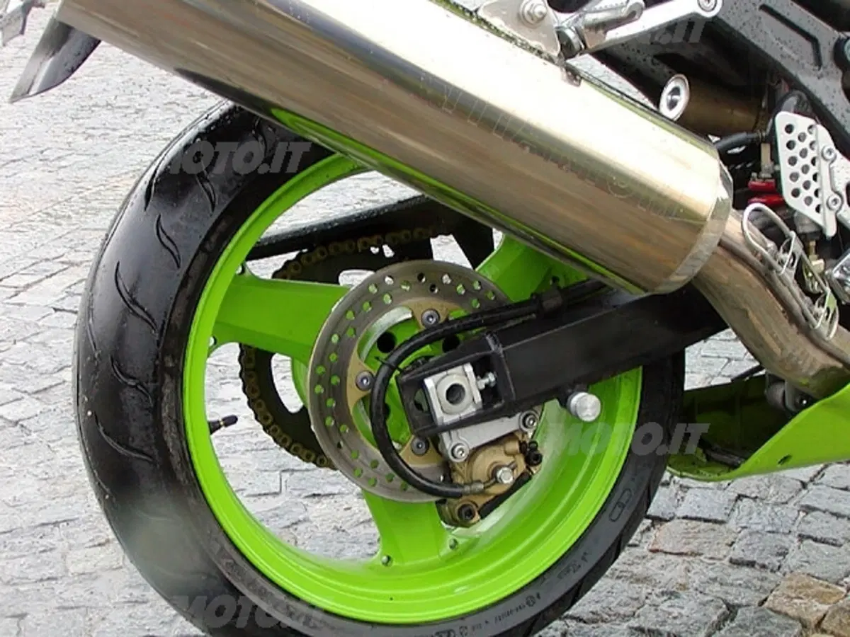KAWASAKI ZX 12 R (13)