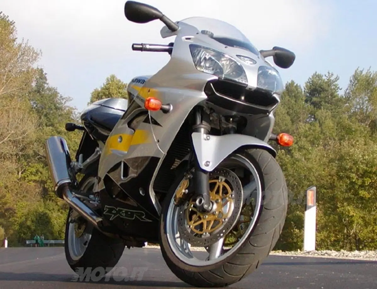 KAWASAKI Ninja ZX-9R (3)