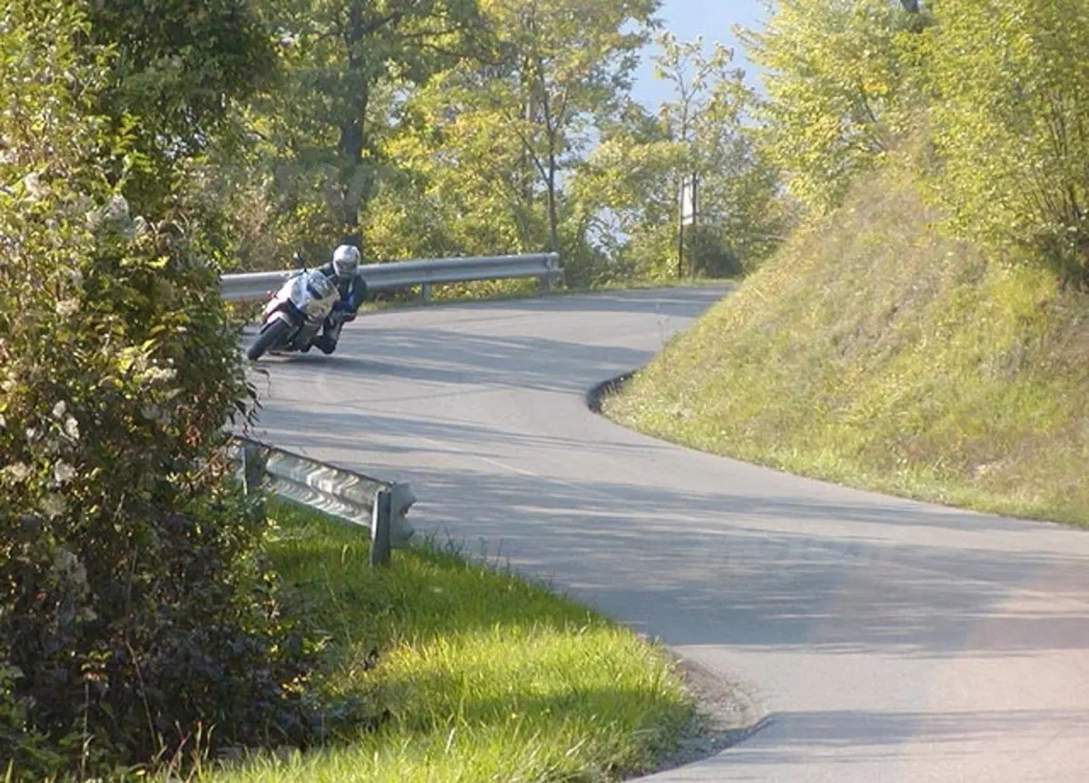 KAWASAKI Ninja ZX-9R (9)