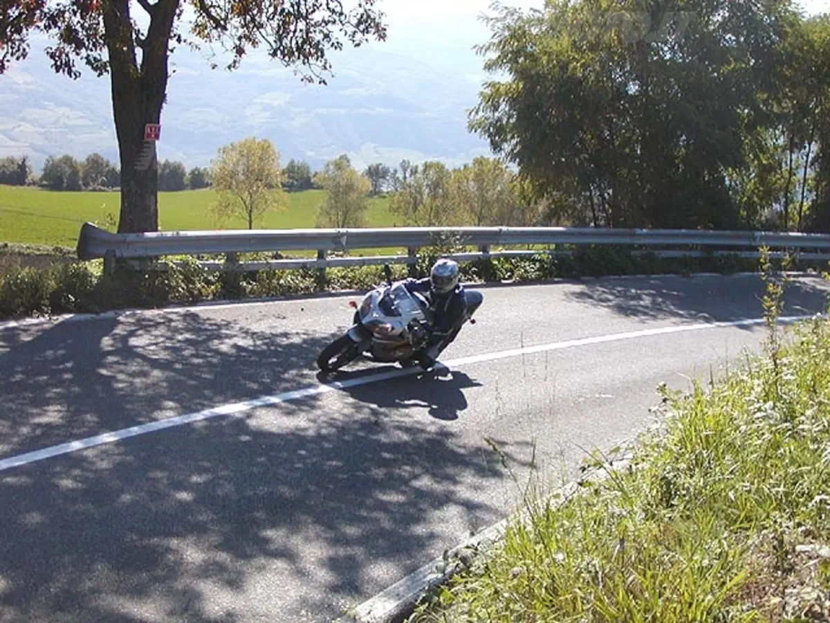 KAWASAKI Ninja ZX-9R (11)