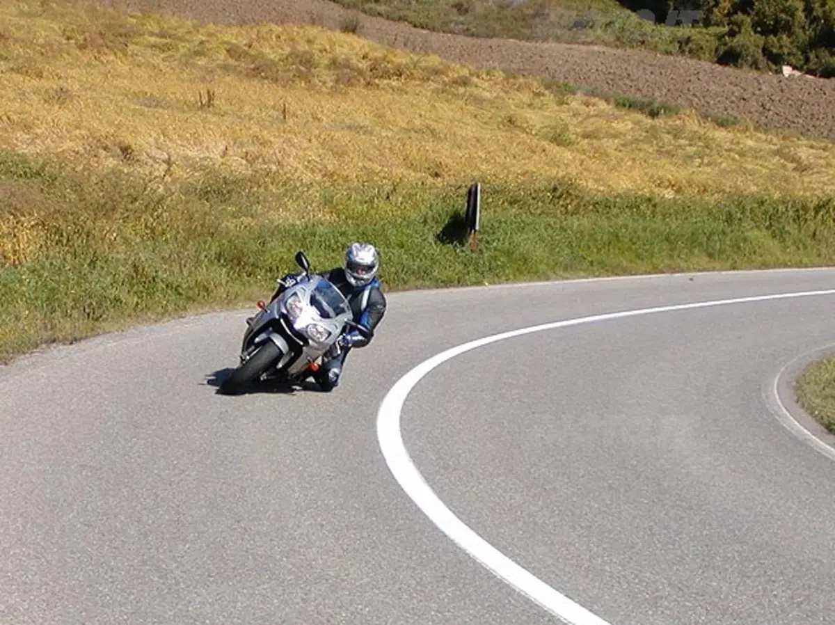 KAWASAKI Ninja ZX-9R (12)