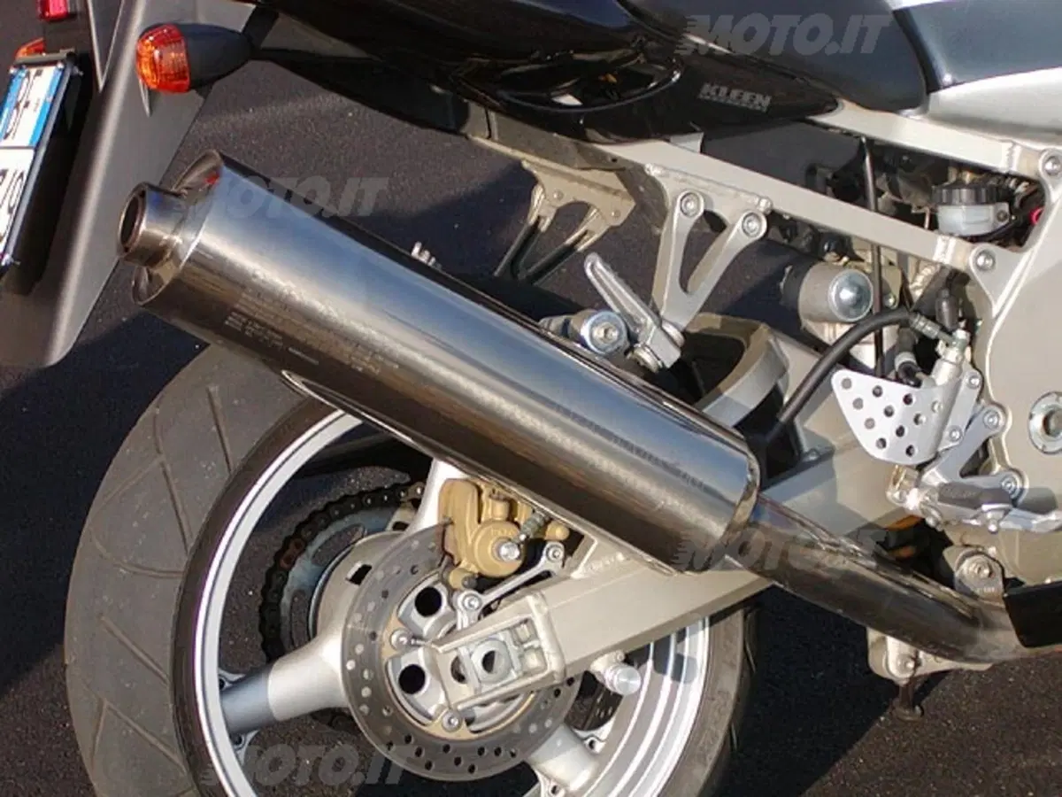 KAWASAKI Ninja ZX-9R (16)