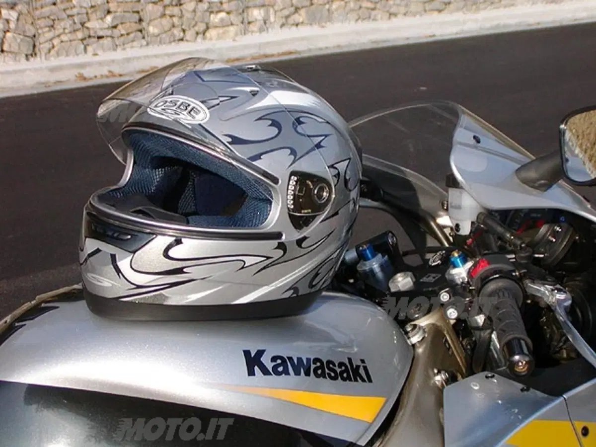 KAWASAKI Ninja ZX-9R (20)