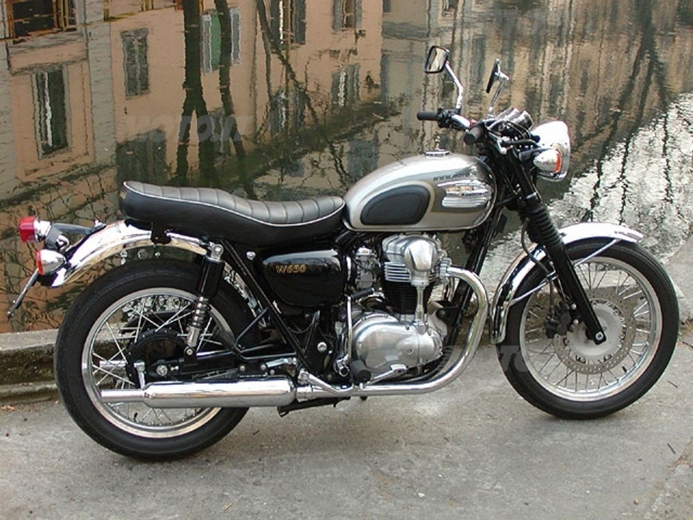 KAWASAKI W 650