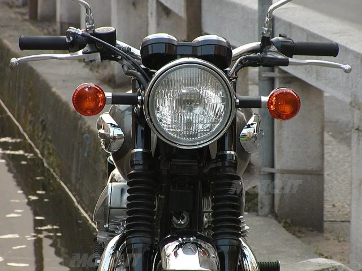KAWASAKI W 650 (6)