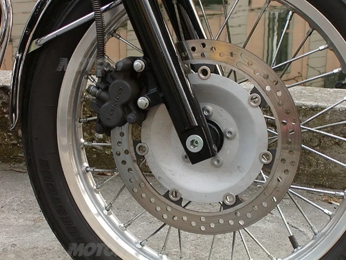 KAWASAKI W 650 (12)