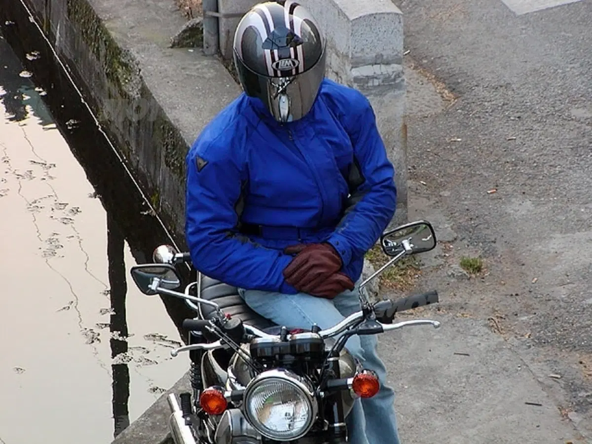 KAWASAKI W 650 (15)