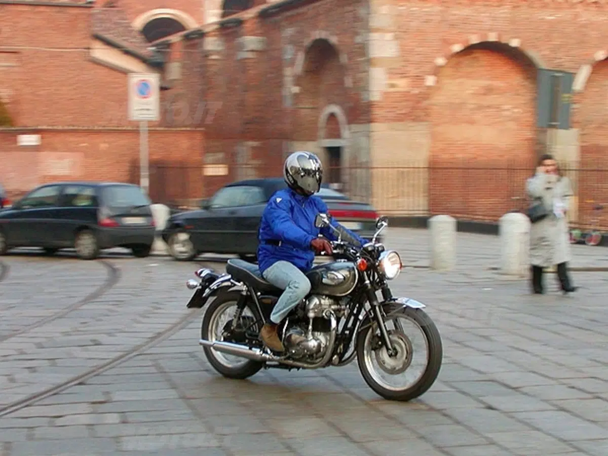 KAWASAKI W 650 (16)