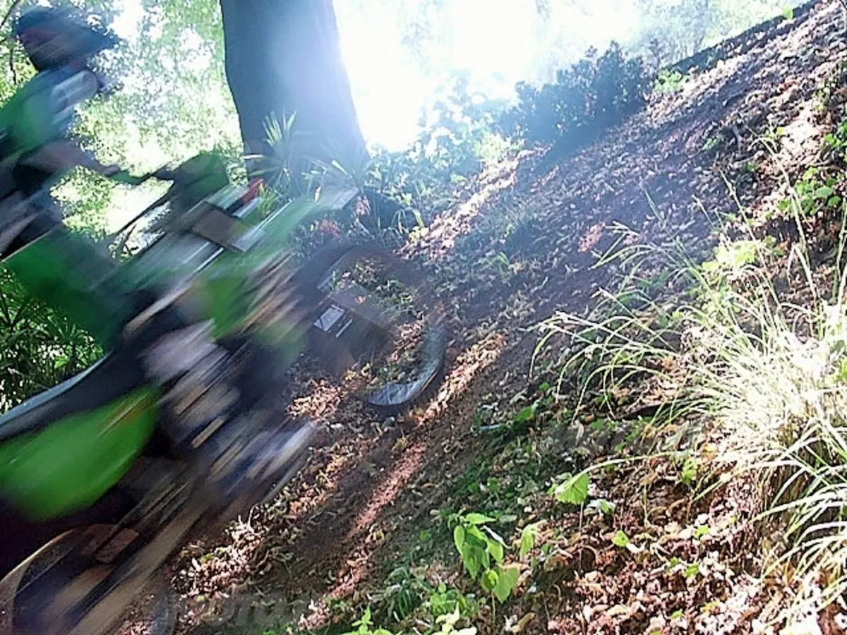 KAWASAKI KLR 650 (10)