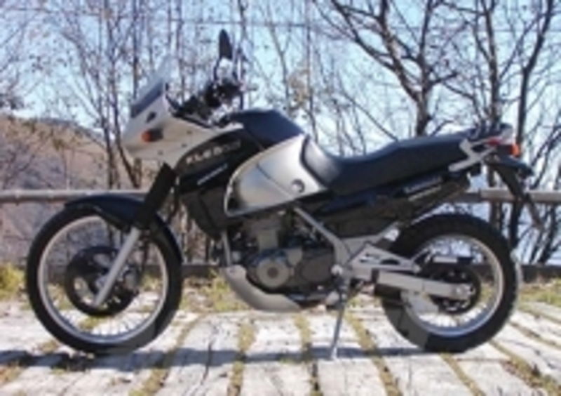 KAWASAKI KLE 500