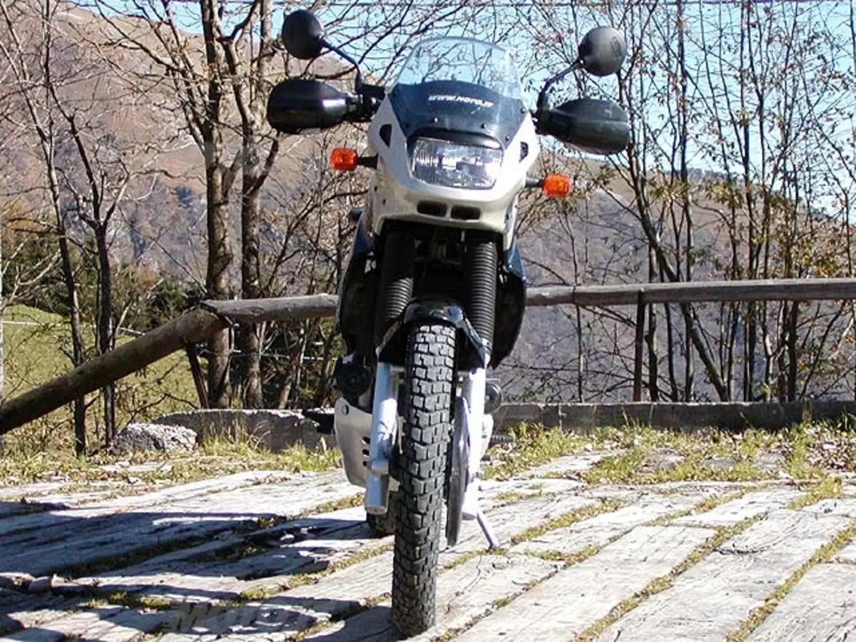 KAWASAKI KLE 500 (4)