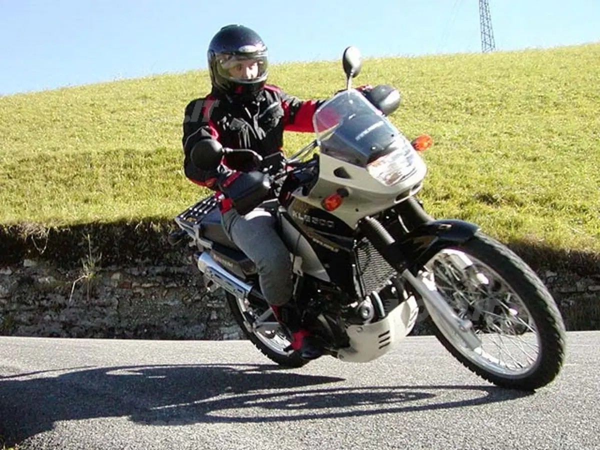 KAWASAKI KLE 500 (5)