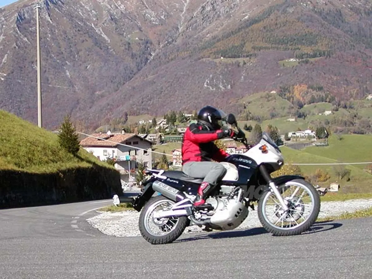 KAWASAKI KLE 500 (6)