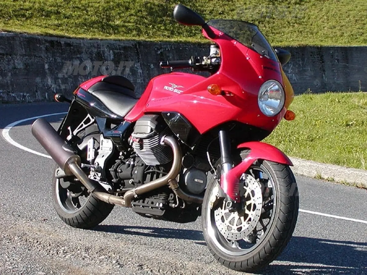 MOTO GUZZI V11 Le Mans (2)