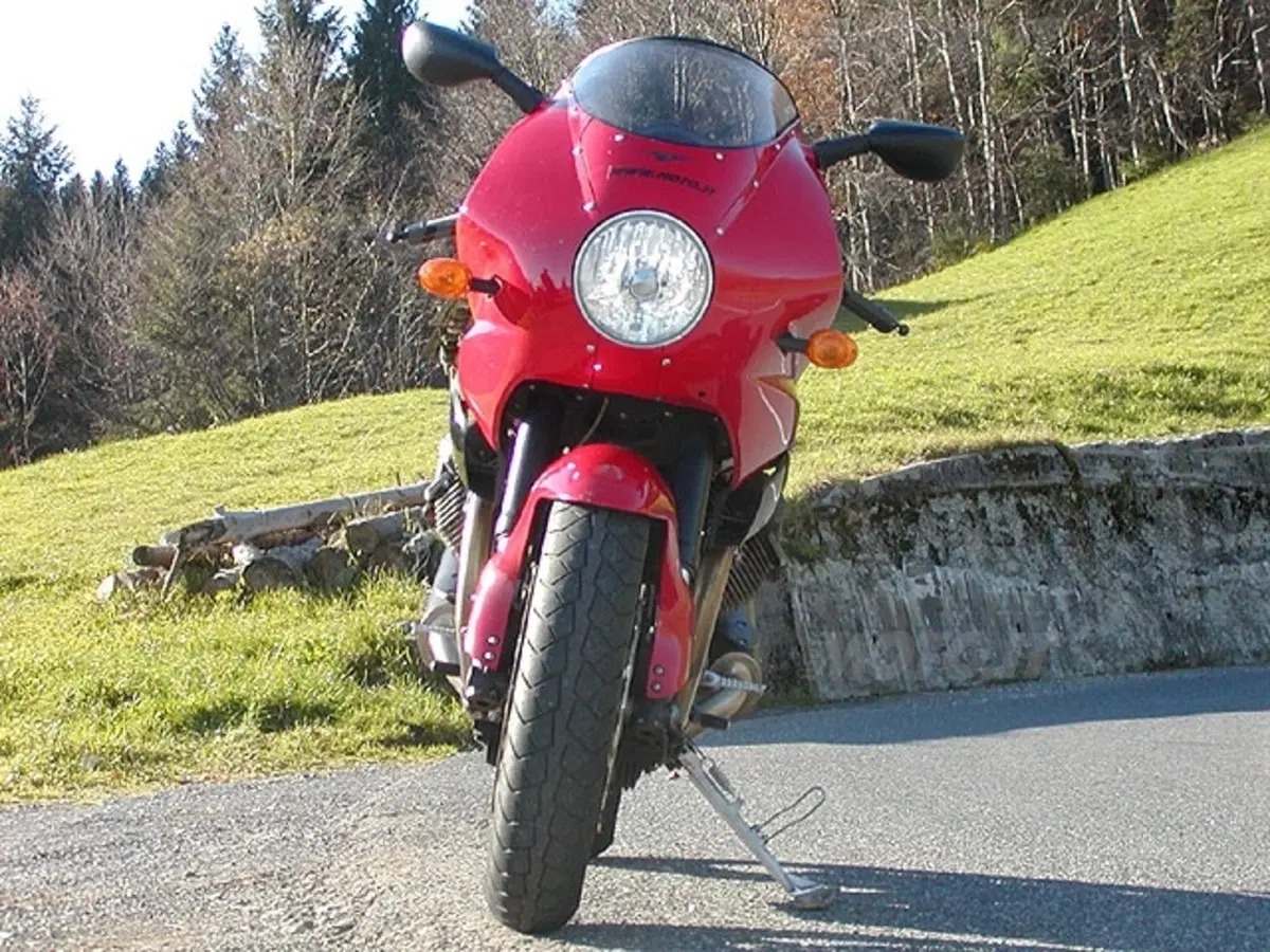 MOTO GUZZI V11 Le Mans (3)