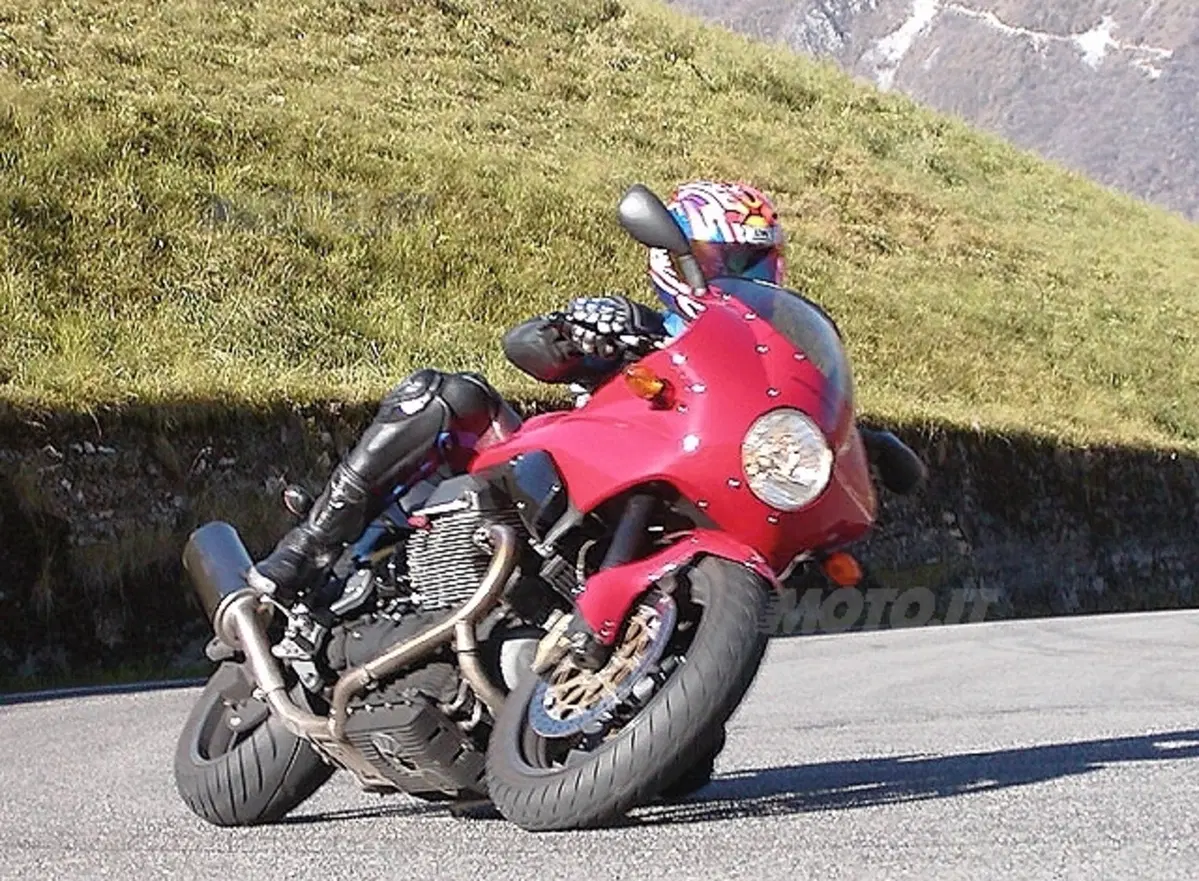 MOTO GUZZI V11 Le Mans (4)