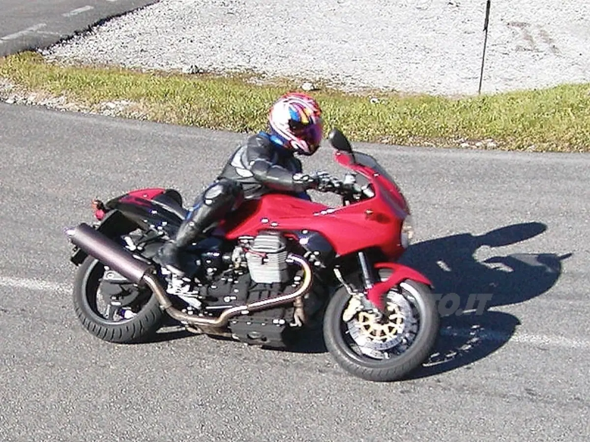 MOTO GUZZI V11 Le Mans (5)