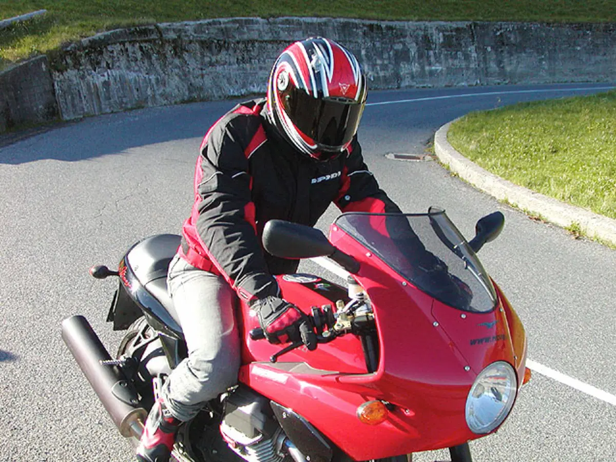 MOTO GUZZI V11 Le Mans (8)