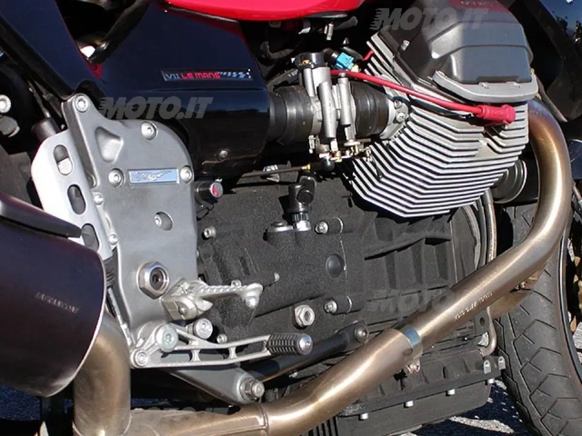 MOTO GUZZI V11 Le Mans (10)