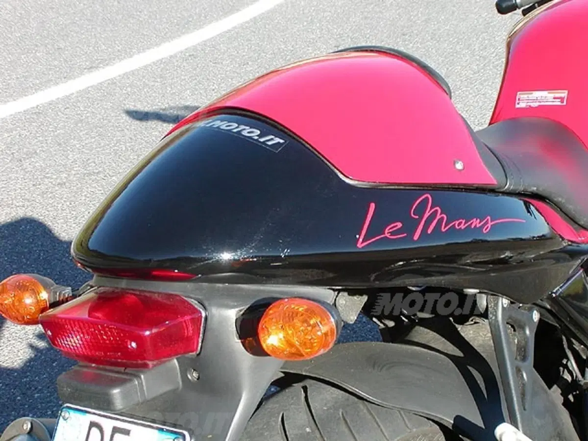 MOTO GUZZI V11 Le Mans (14)