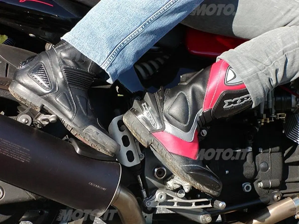 MOTO GUZZI V11 Le Mans (17)