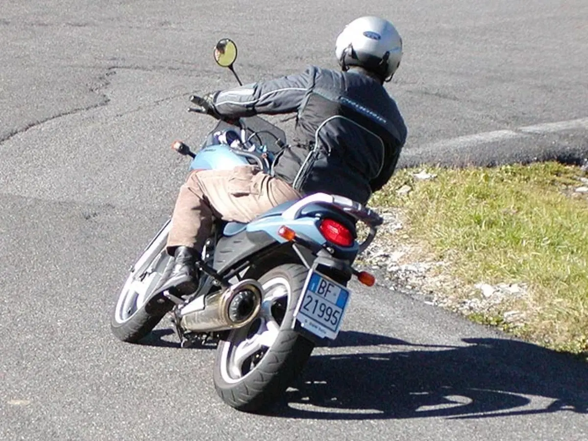 BMW F 650 CS (8)