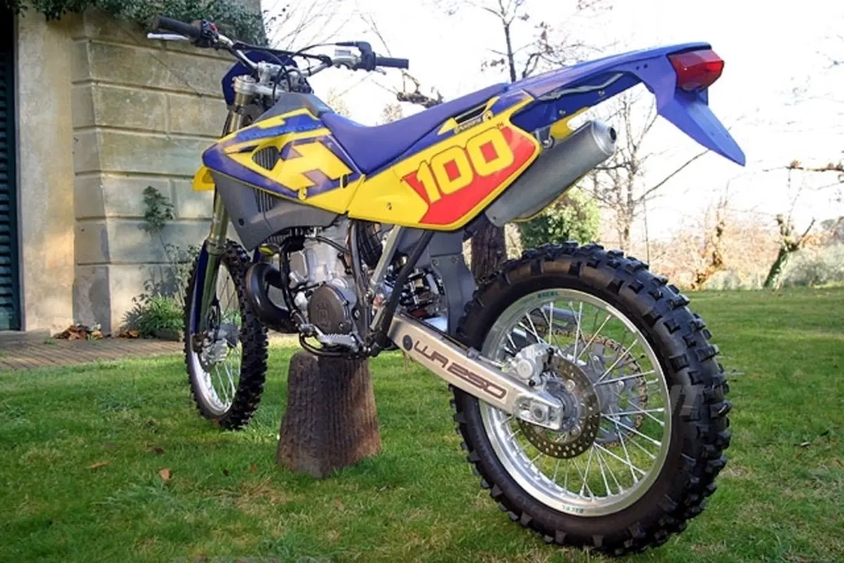 HUSQVARNA WR 250 e TE 250 (5)