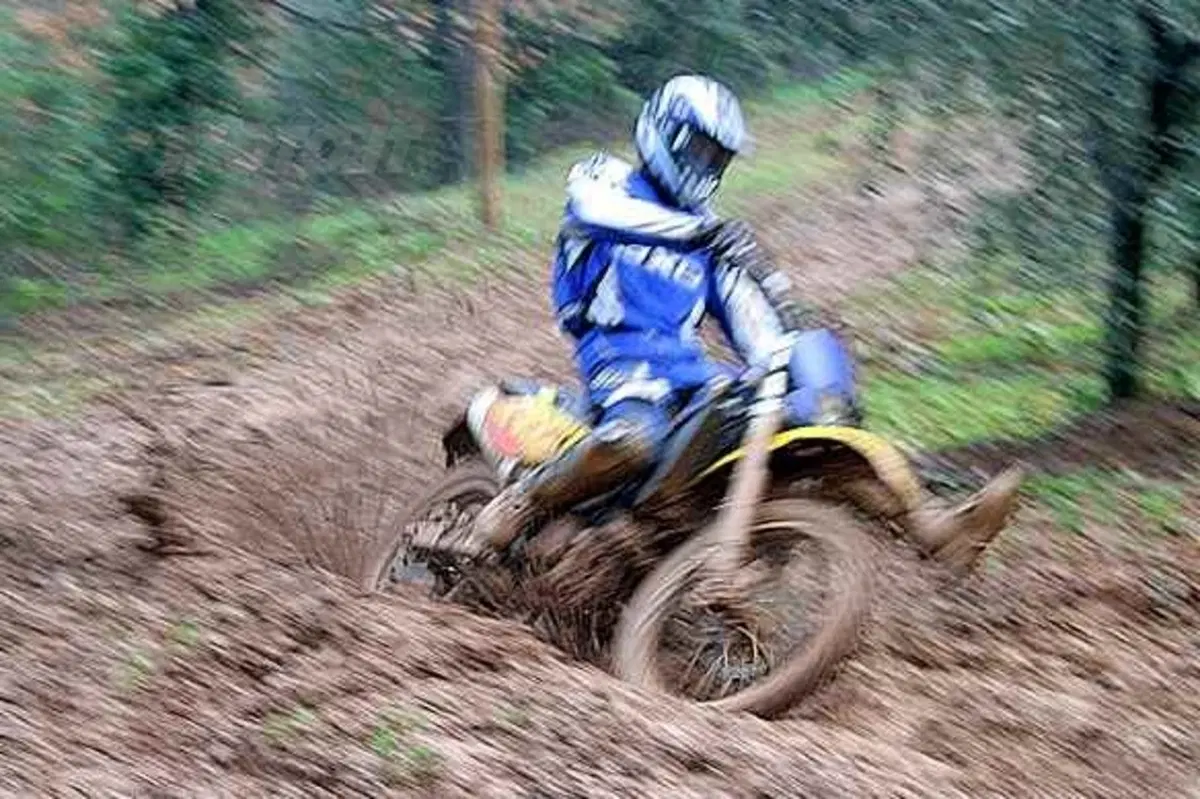HUSQVARNA WR 250 e TE 250 (6)