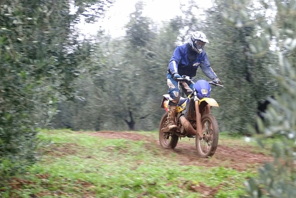 HUSQVARNA WR 250 e TE 250 (23)