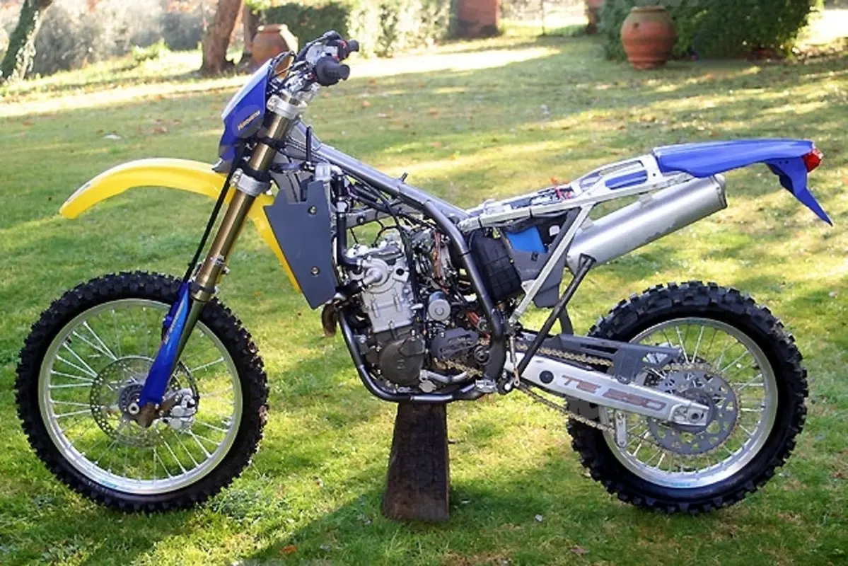 HUSQVARNA WR 250 e TE 250 (33)