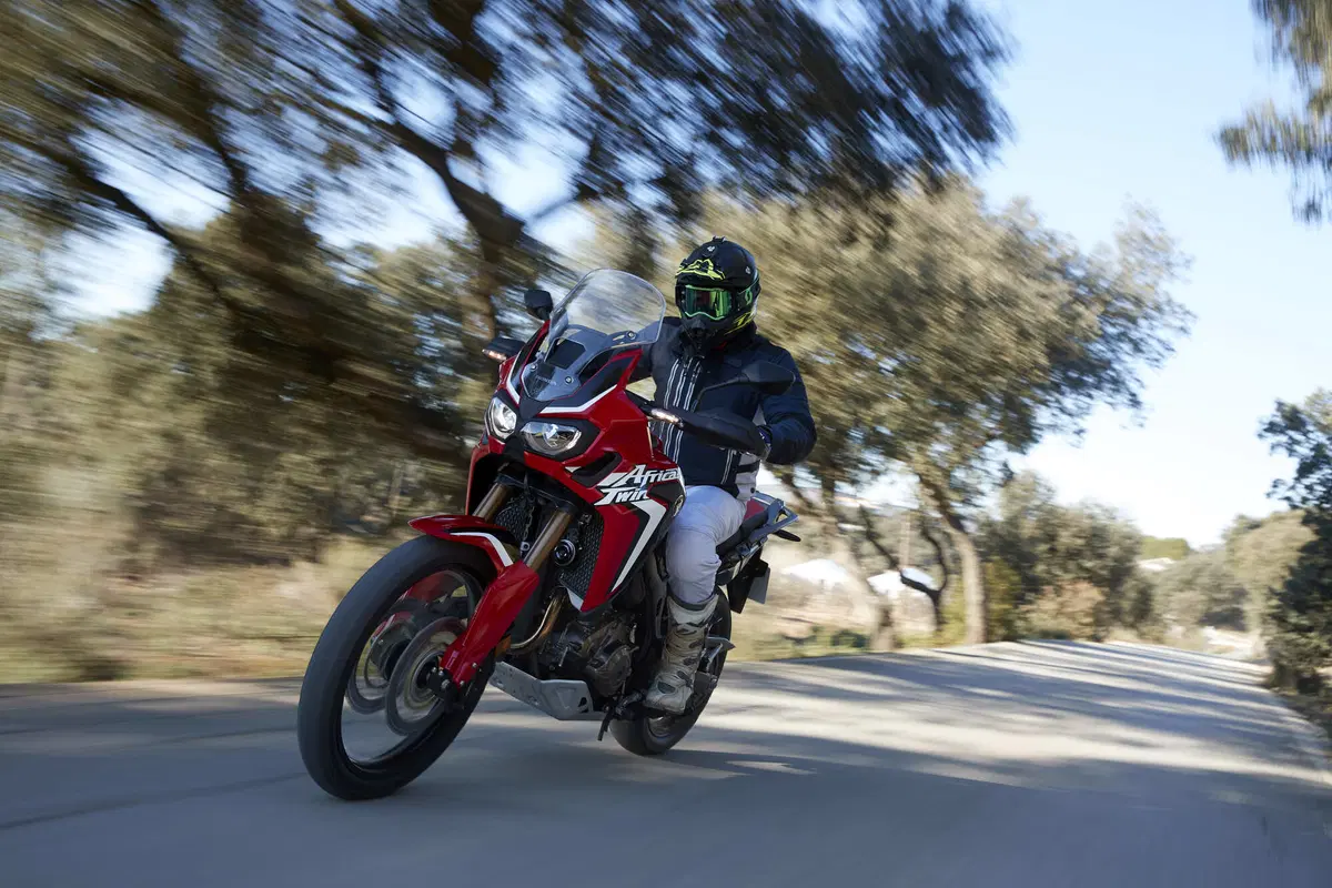 Honda Africa Twin CRF1000L 2018 TEST: S'è dopata!