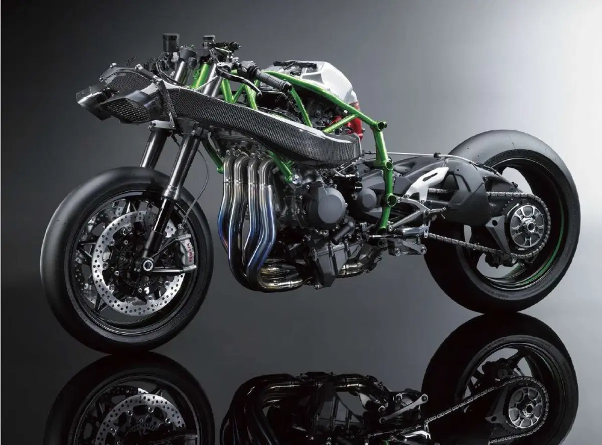 La straordinaria Tecnica della Kawasaki H2  (9)
