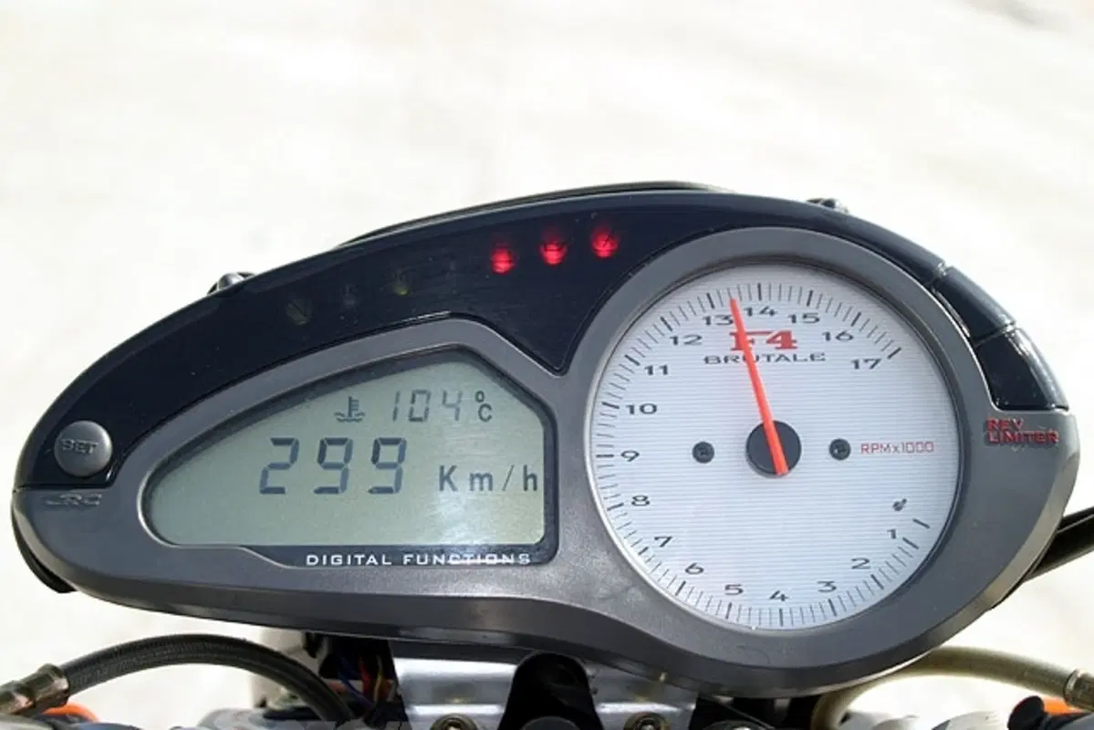 MV AGUSTA Brutale S (9)