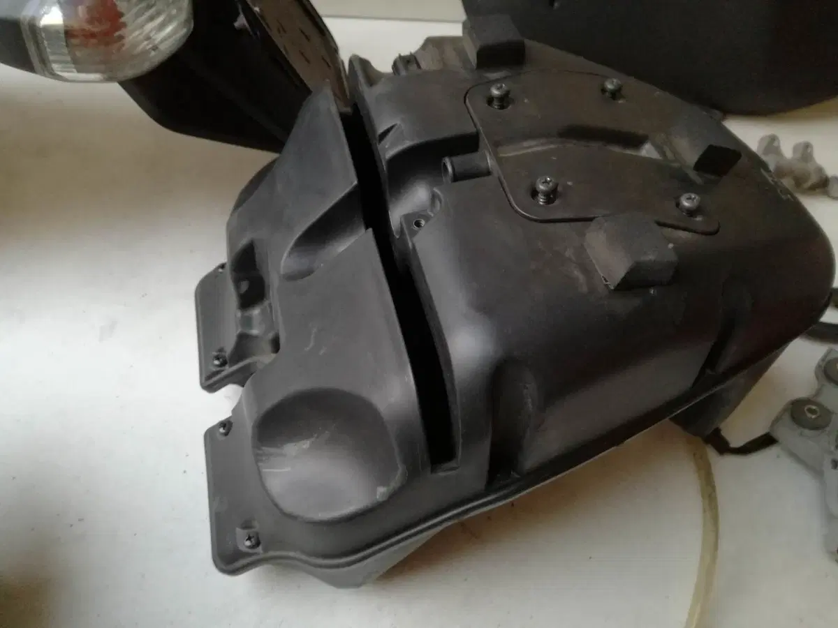 Ricambi vari originali Kawasaki ER-6F 2008 (10)