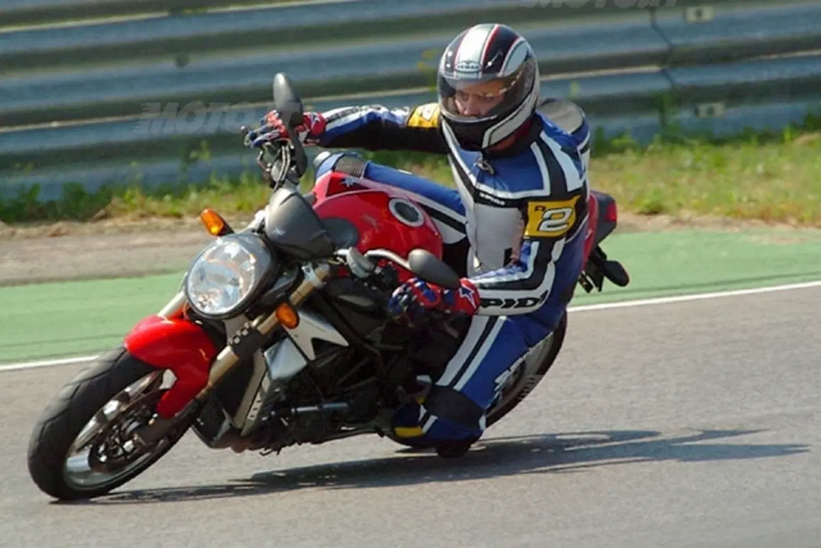 MV AGUSTA Brutale S (18)