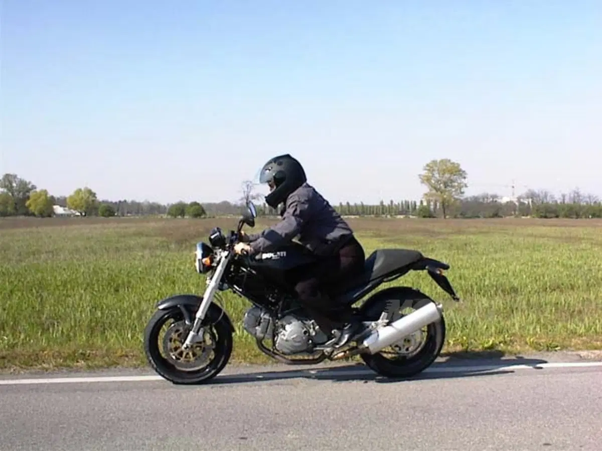 Ducati Monster Dark 620 i.e. (12)