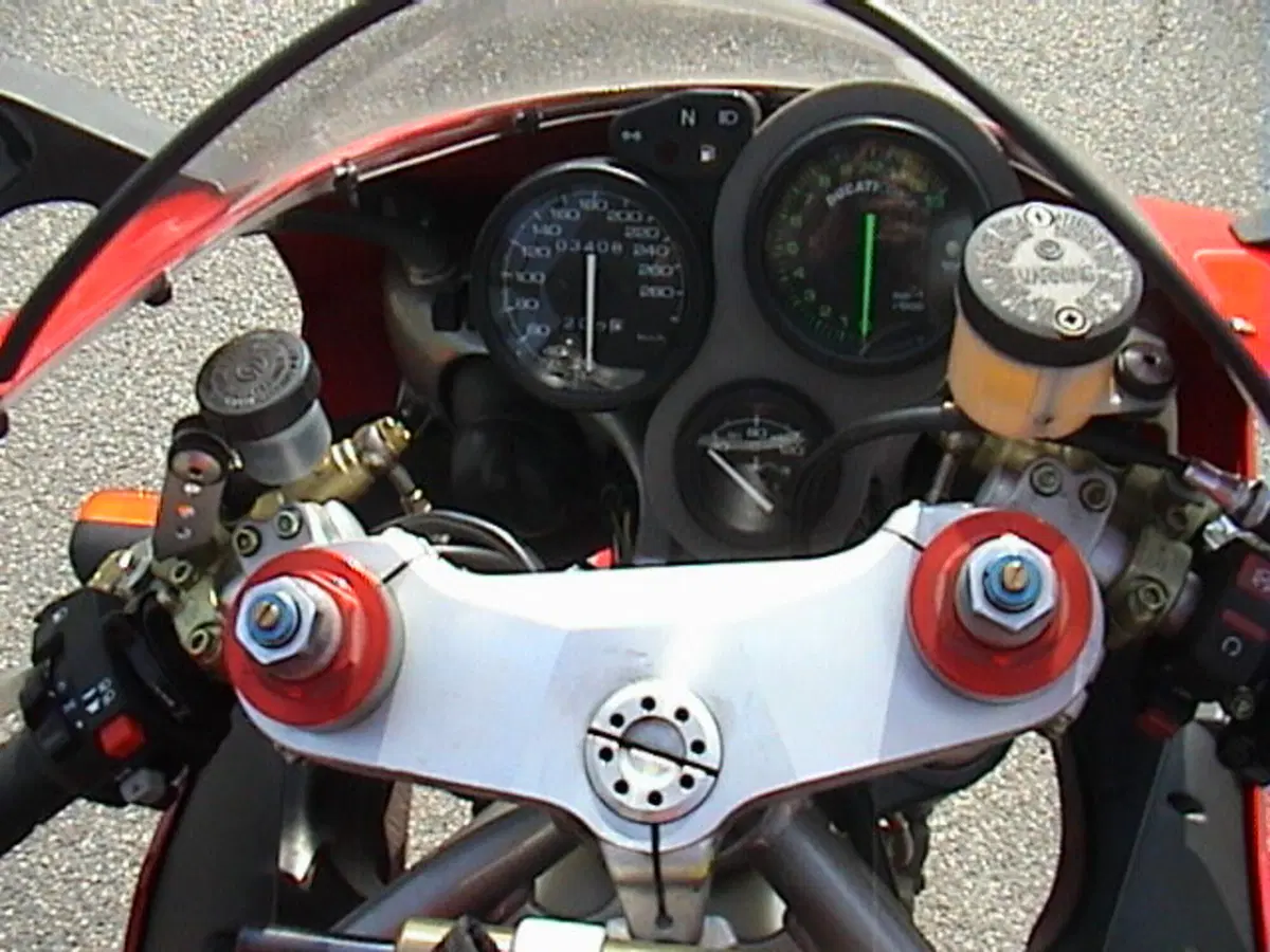 Ducati 998 (7)