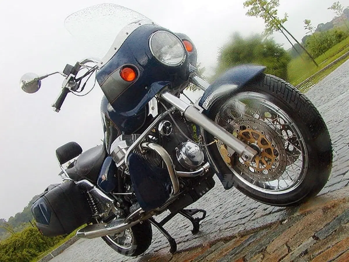 MOTO GUZZI California EV Touring (2)