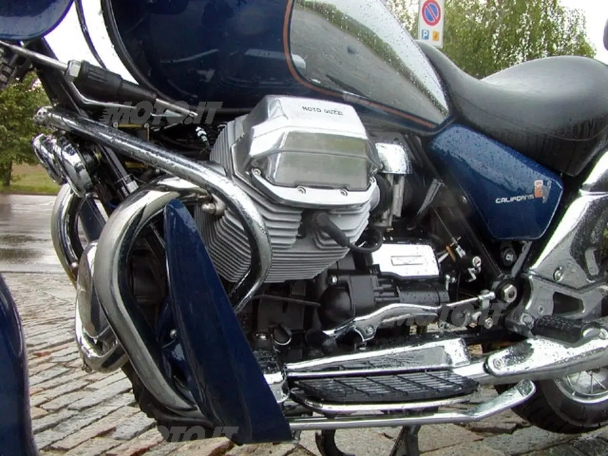 MOTO GUZZI California EV Touring (9)