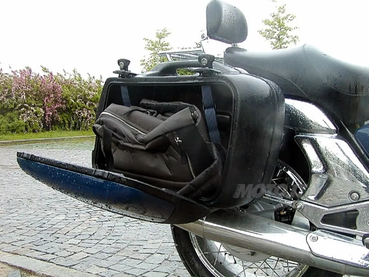 MOTO GUZZI California EV Touring (14)