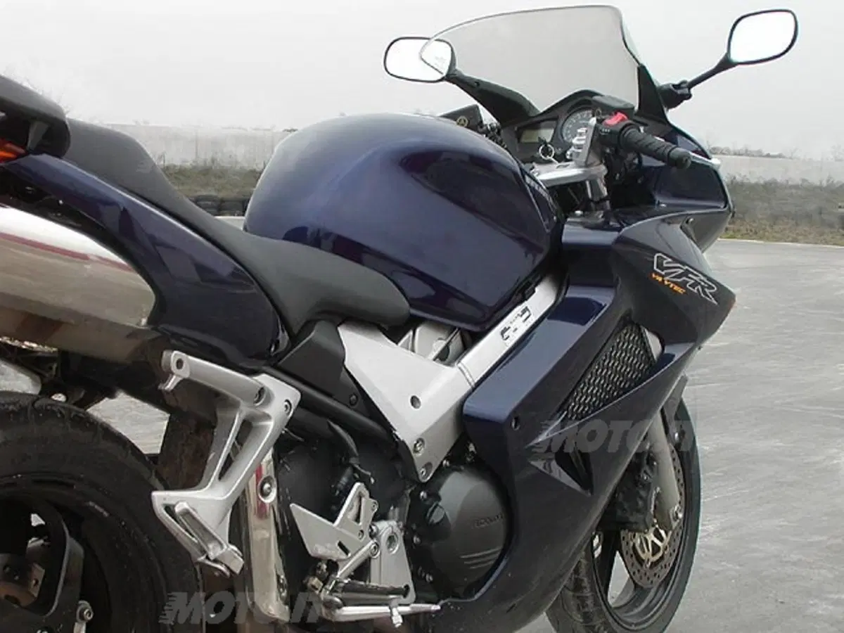 HONDA VFR (7)